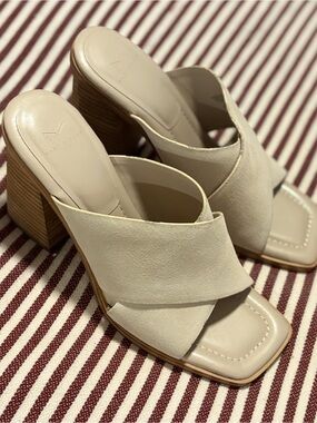 Marc Fisher LTD Suede Crisscross Block Heel Slide Sandals Square‎ Toe Beige 8.5